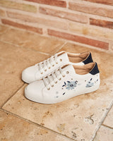 Immaculate Vegan - Minuit sur Terre Virevolte Recycled Grain Leather Vegan Sneakers | Blue Flower