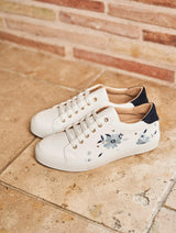 Immaculate Vegan - Minuit sur Terre Virevolte Recycled Grain Leather Vegan Sneakers | Blue Flower