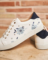 Immaculate Vegan - Minuit sur Terre Virevolte Recycled Grain Leather Vegan Sneakers | Blue Flower