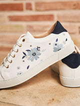 Immaculate Vegan - Minuit sur Terre Virevolte Recycled Grain Leather Vegan Sneakers | Blue Flower