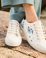 Immaculate Vegan - Minuit sur Terre Virevolte Recycled Grain Leather Vegan Sneakers | Blue Flower