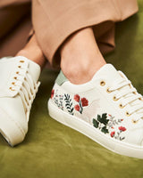 Immaculate Vegan - Minuit sur Terre Virevolte Recycled Grain Leather Vegan Sneakers | Autumn Cinnamon