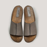 Immaculate Vegan - AGAZI „Pilates, babe!” plant-based clogs: khaki