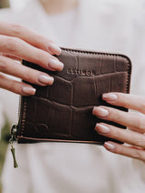 Immaculate Vegan - Estimon MULTI WALLET portfel z kukurydzy brązowy krokodyl