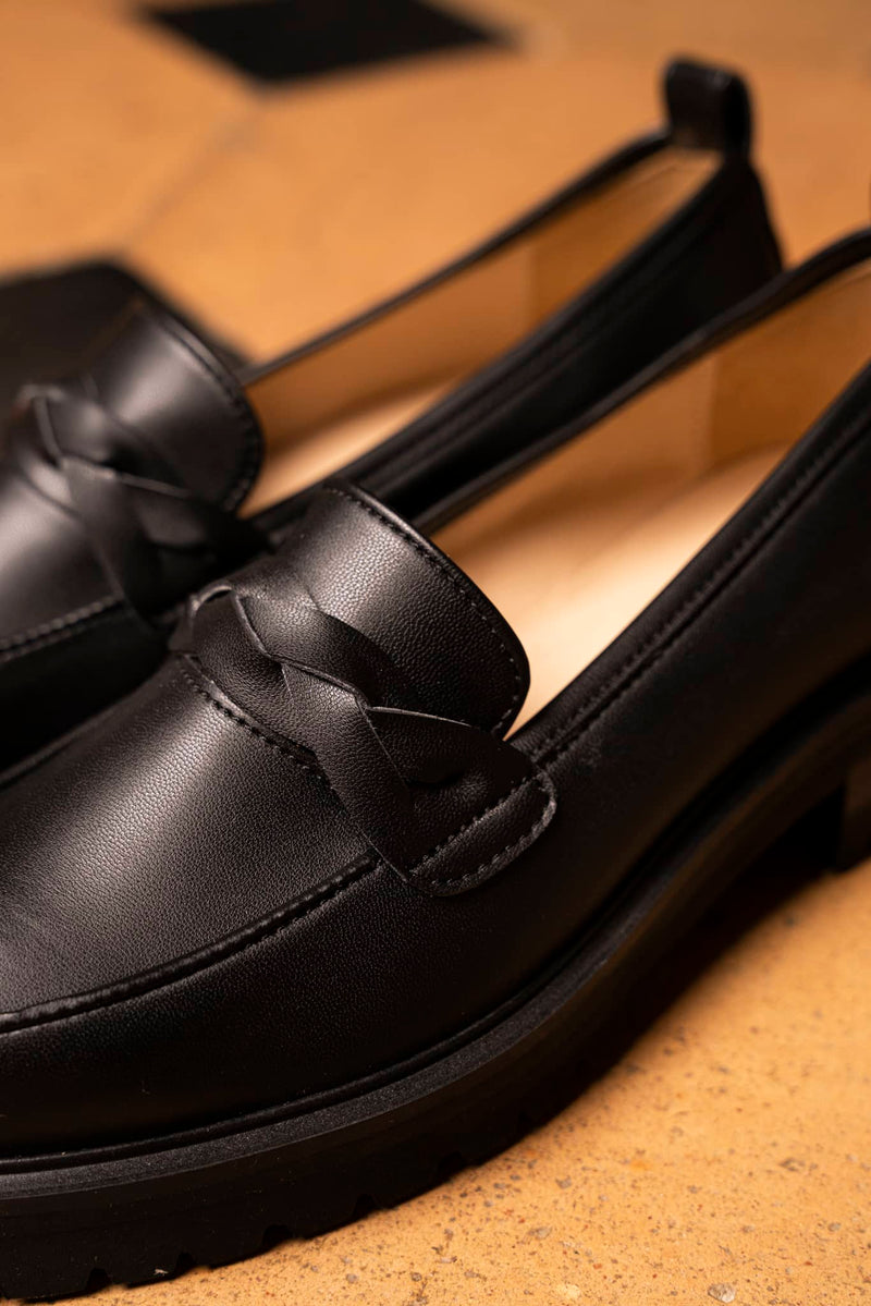 Minuit sur Terre Spell Vegan Leather Loafers | Black