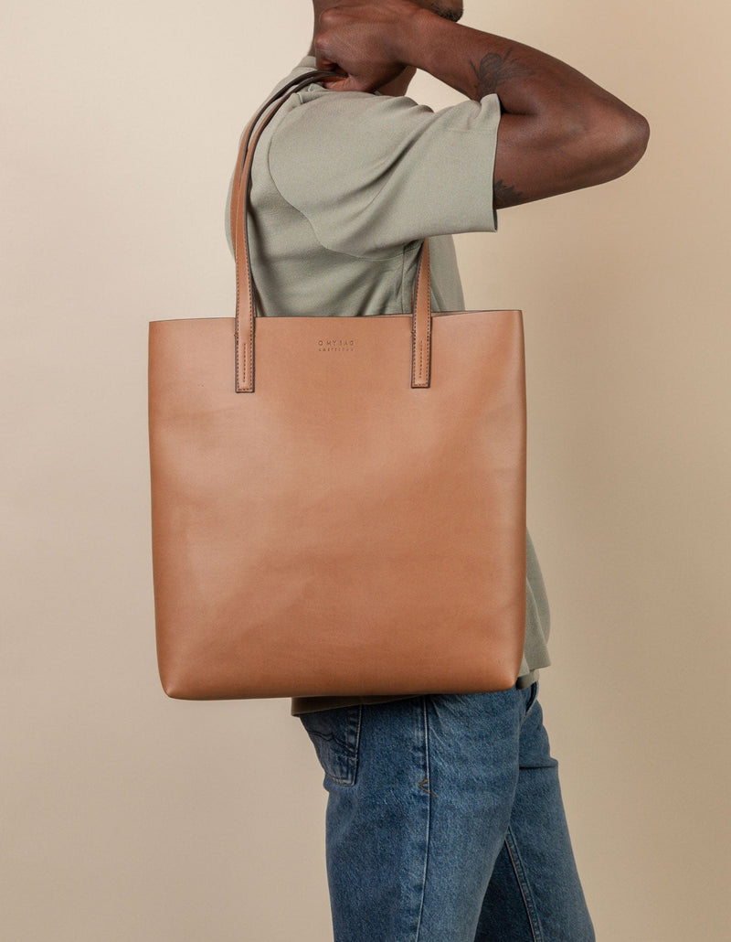 O My Bag Georgia Unisex Apple Leather Tote Vegan Bag | Brown Cognac / Vegan Uppeal™ / Large