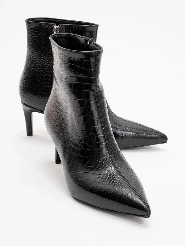 Prologue Shoes Noya Black Pattern Stiletto Boot (Women)
