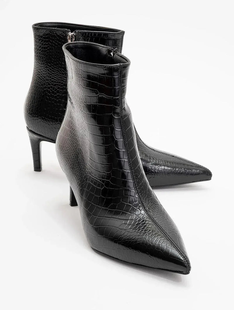 Prologue Shoes Noya Black Pattern Stiletto Boot (Women)