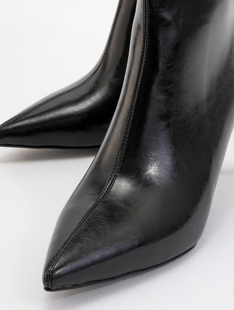 Prologue Shoes Noya - Black Pointed Toe Slim Heel Boot (Women)