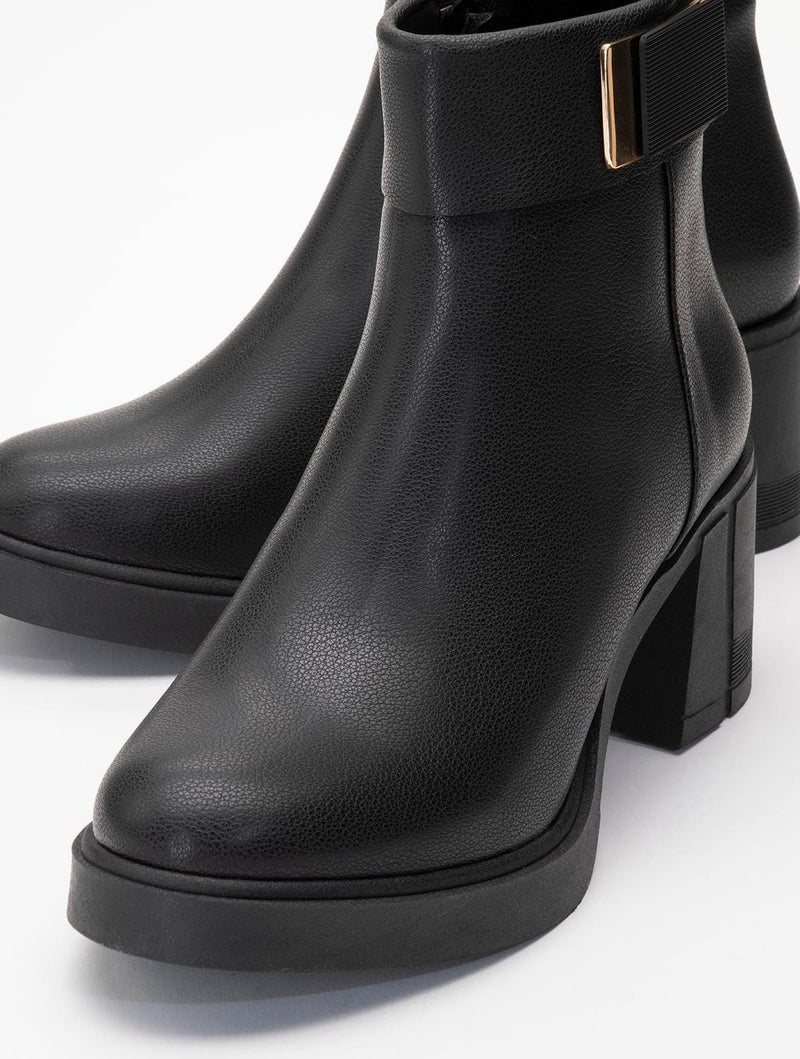 Prologue Shoes Rashe - Black Buckled Block Heel Boot (Women)