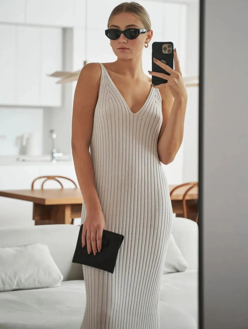 Mila.Vert Knitted ribbed V-neck dress Taupe / XS