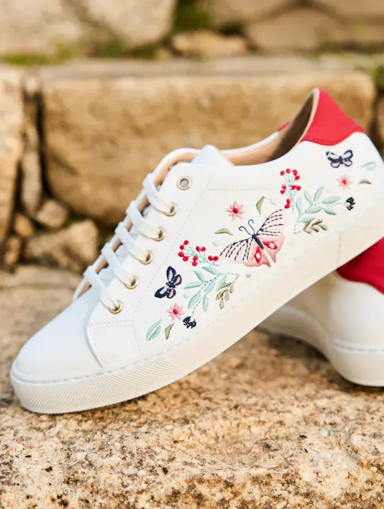 Minuit sur Terre Virevolte Papillons