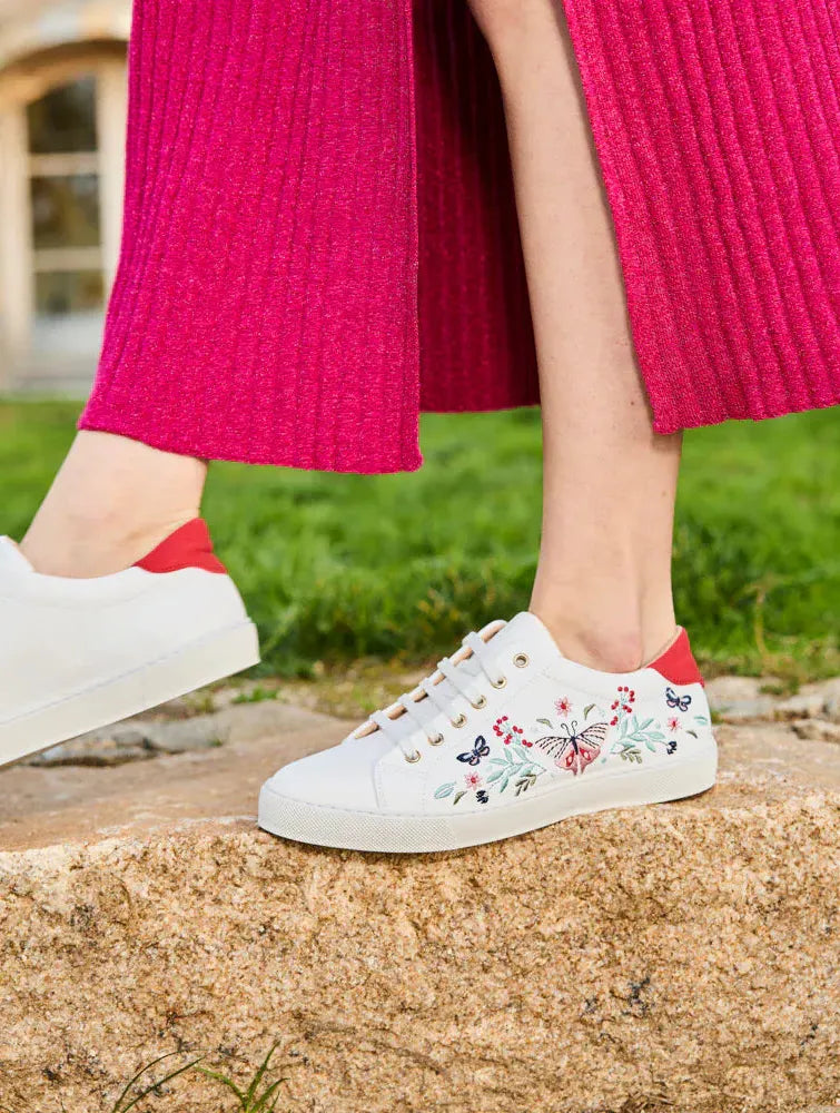 Minuit sur Terre Virevolte Papillons