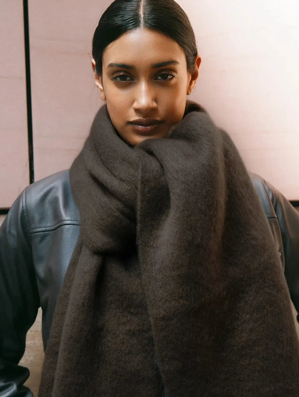 Albaray Chocolate Fluffy Scarf One size