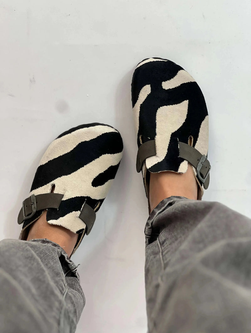 Momoc-spain Zebra Clogs