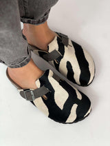 Immaculate Vegan - Momoc-spain Zebra Clogs