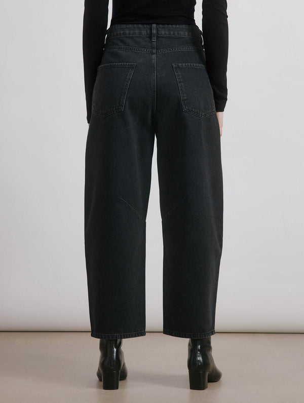 Albaray Black Mid-Rise Barrel Jean