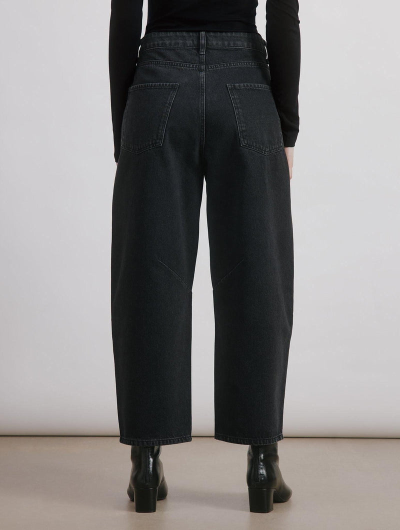 Albaray Black Mid-Rise Barrel Jean