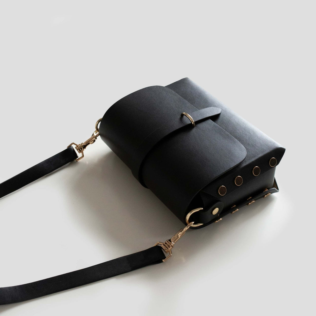 ショルダーバッグ・ポシェット Vegan Leather Box Crossbody Bag Black collex ショルダーバッグ バッグ レザーキンチャクポシェット