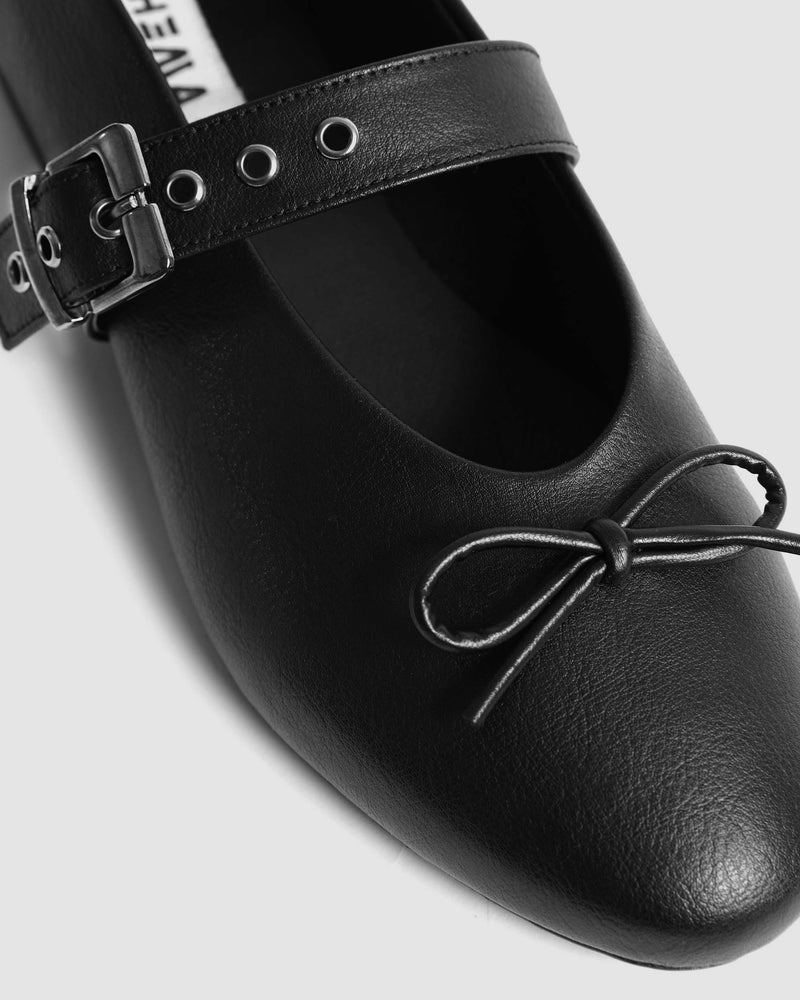 Bohema Mara Women's Vegea® Grape Leather Bow Pumps | Black