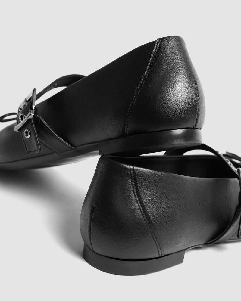 Bohema Mara Women's Vegea® Grape Leather Bow Pumps | Black