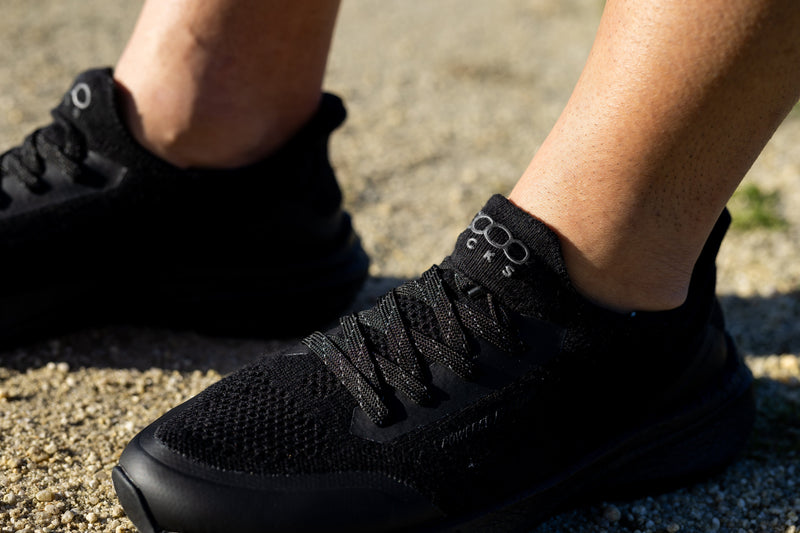 8000kicks Runners for Men in Full Black