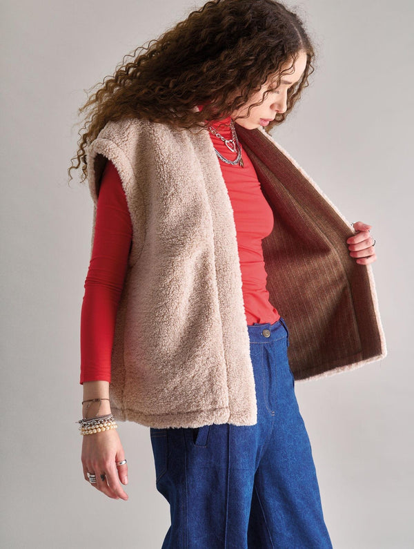 Women's Georgie Reversible Recycled Fleece Gilet | Sand
