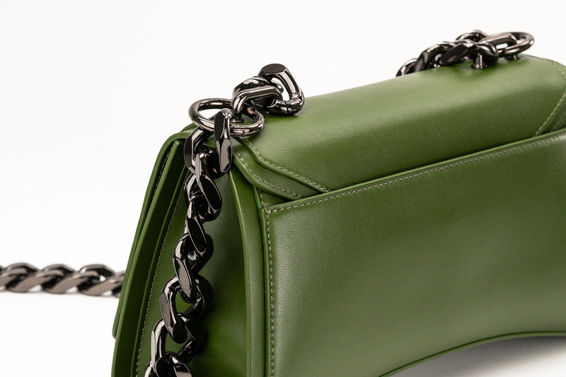 Eslla Dharma Desserto Cactus Leather Vegan Crossbody With Gunmetal Chain | Green With Green Trim