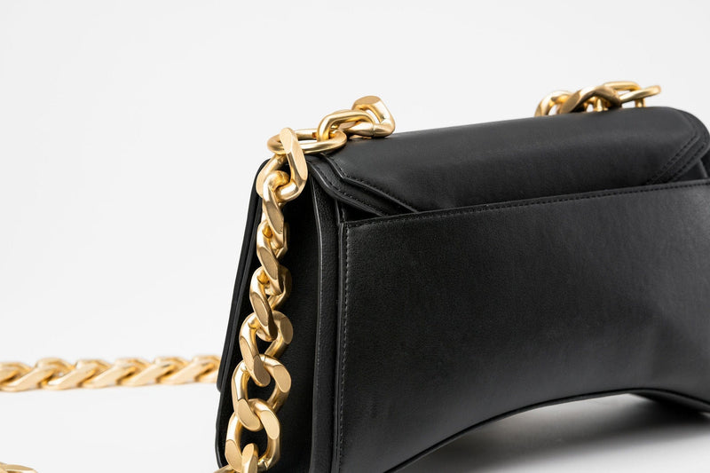 Eslla Dharma Desserto Cactus Leather Vegan Crossbody With Matte Gold Chain | Black Black