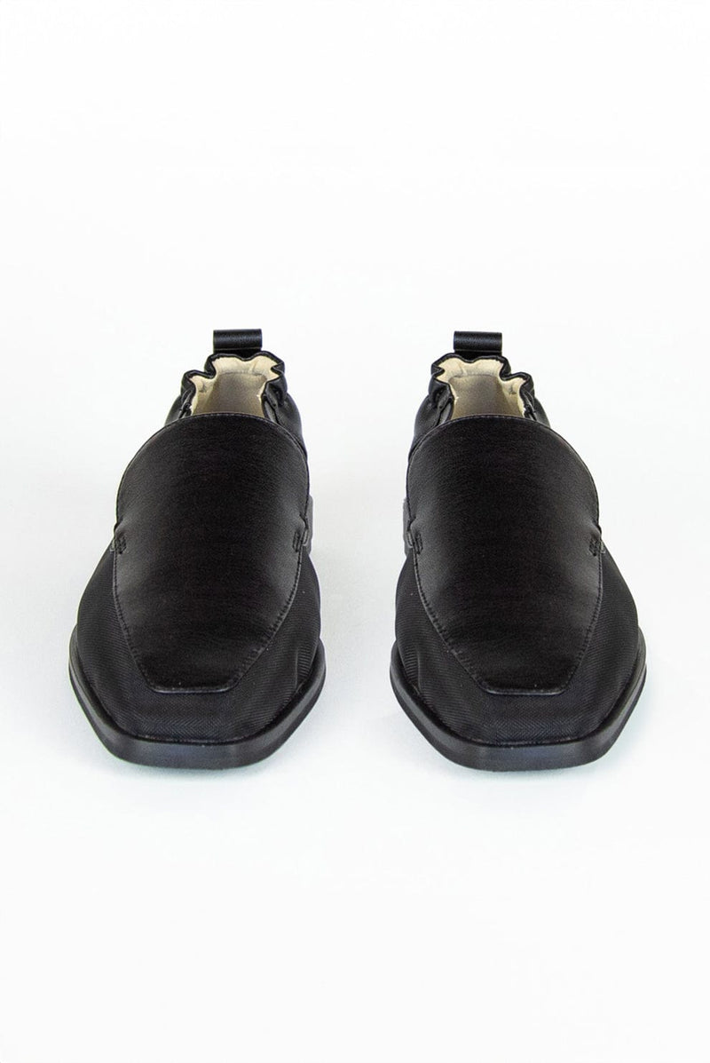 ə'serdiv THE MESH LOAFER