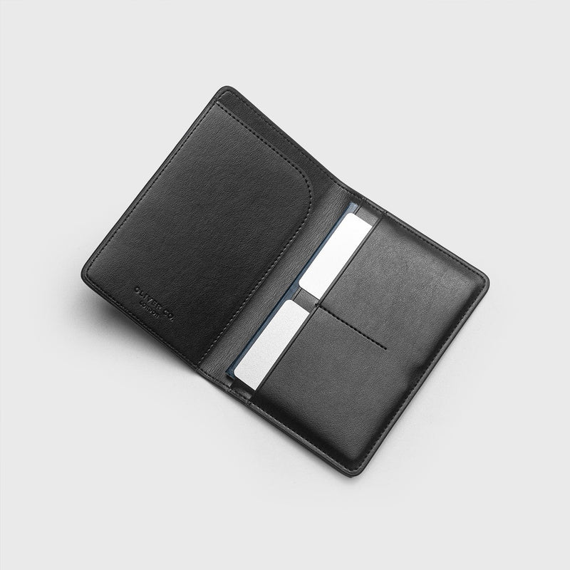 Oliver Co. London Bramley Apple Leather & Wood Leather Vegan Passport Holder | Black