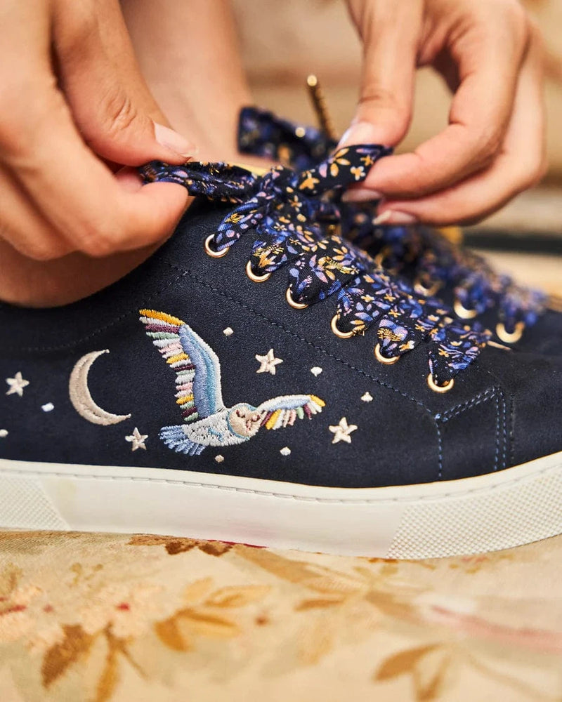 Minuit sur Terre Virevolte Recycled Grain Suede Vegan Embroidered Sneakers | Edwige Blue