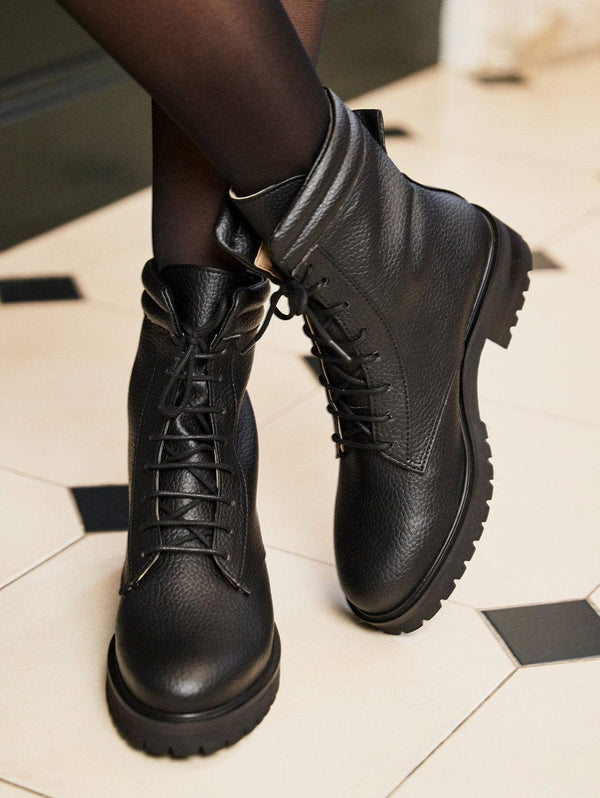 Minuit sur Terre Suspicion Vegan Apple Leather Combat Boots | Black 35