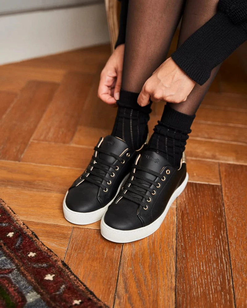 Minuit sur Terre Virevolte Recycled Grain Leather Vegan Trainers | Black