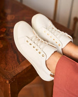 Immaculate Vegan - Minuit sur Terre Virevolte Vegan Leather Sneakers | White & Gold