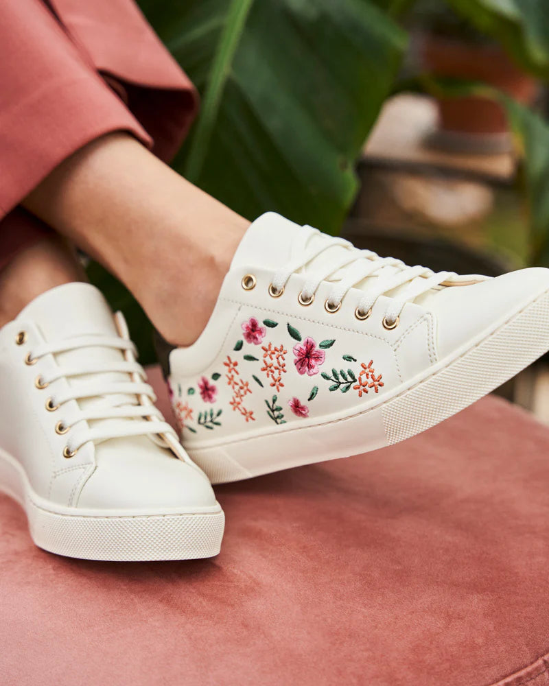 Minuit sur Terre Virevolte Recycled Grain Leather Embroidered Vegan Sneakers | Primrose