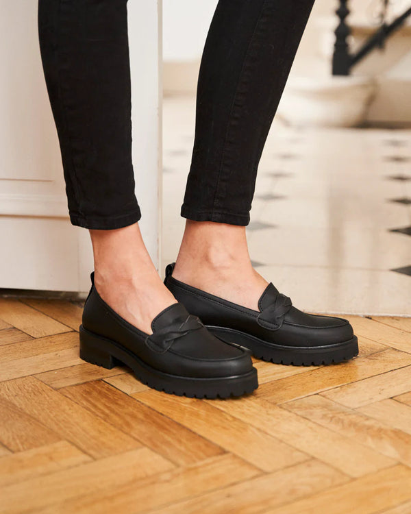 Spell Recycled Grain Leather Vegan Loafers | Black