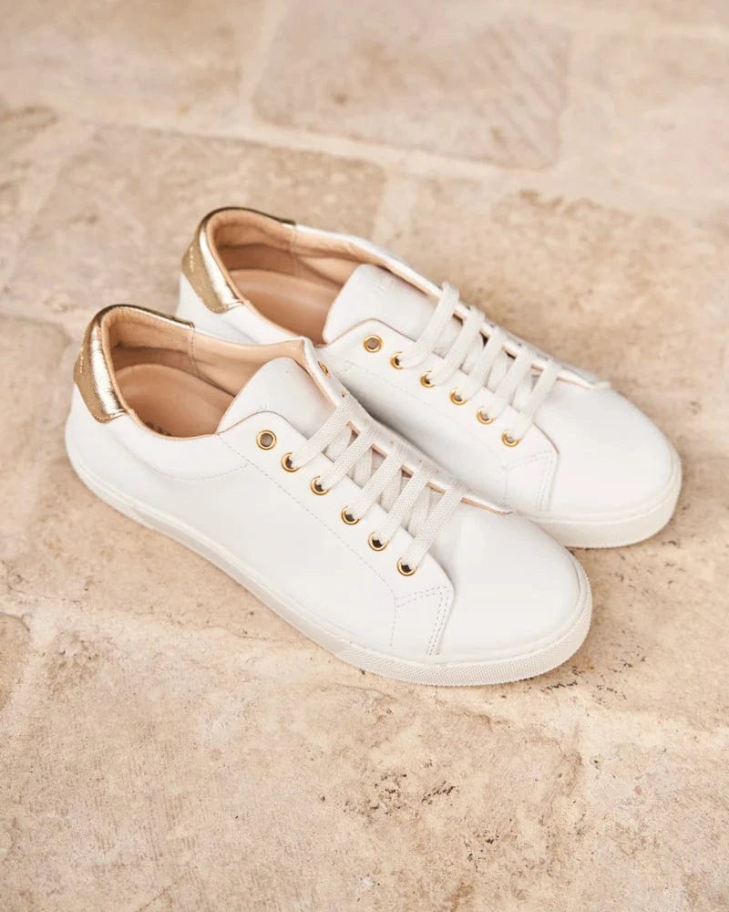 Minuit sur Terre Virevolte Vegan Leather Sneakers | White & Gold