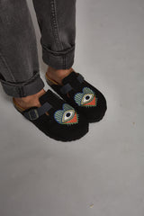 Immaculate Vegan - MOMOC Zuecos A Glance
