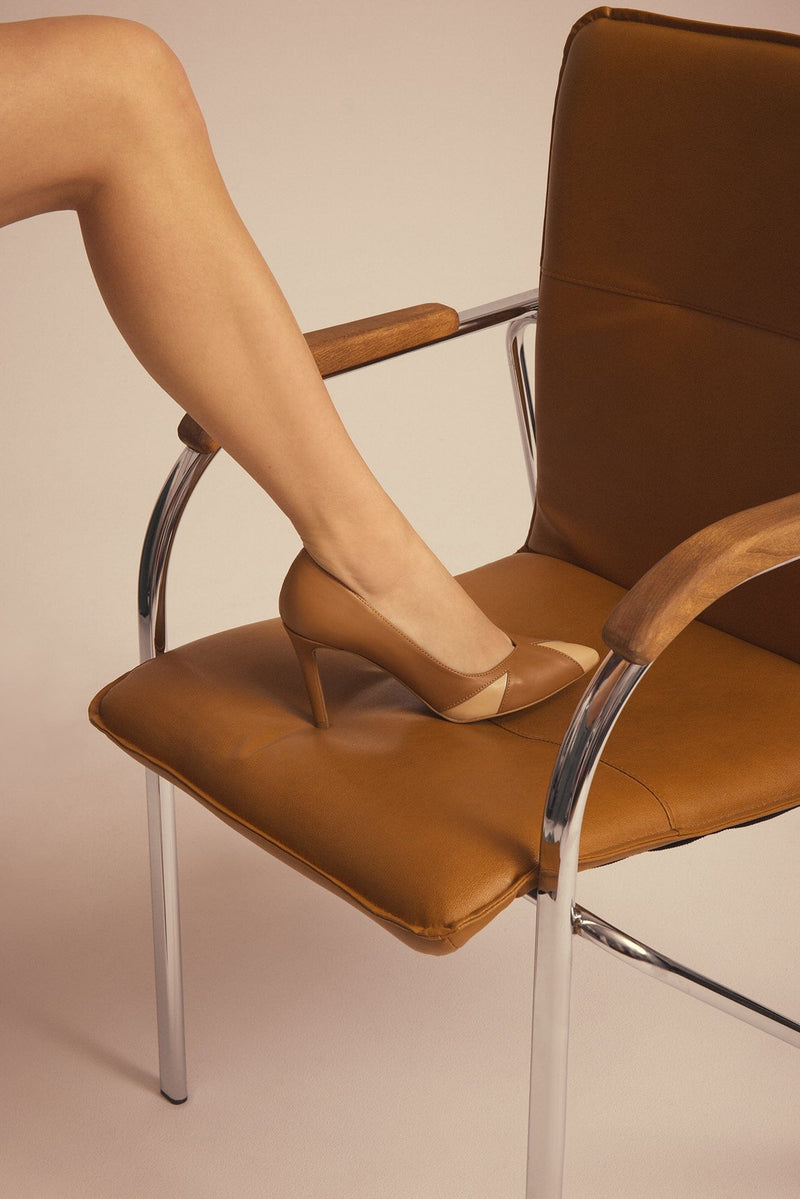 AGAZI IVO caramel & almond – vegan heels made from mushroom leather