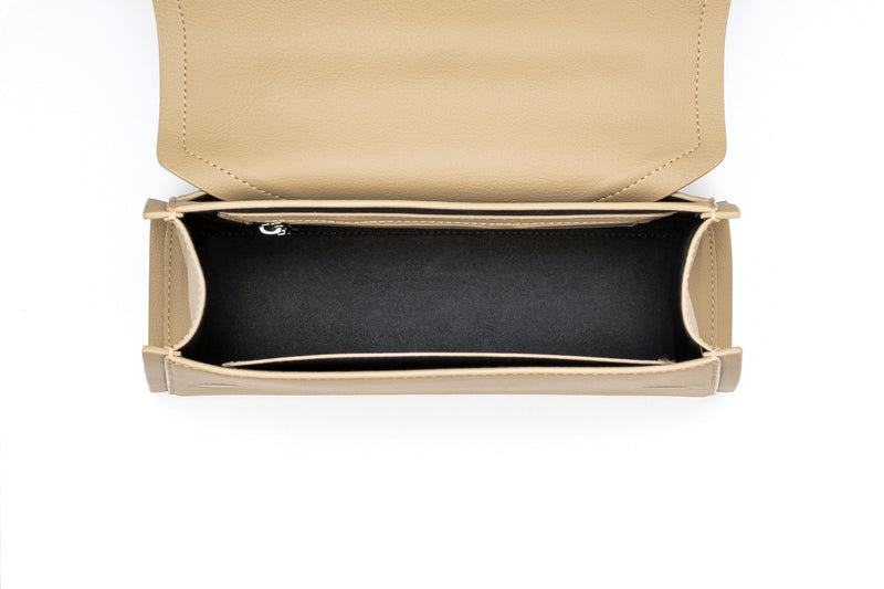 Eslla Dharma Desserto Cactus Leather Vegan Crossbody With Gunmetal Chain |  Beige Sand