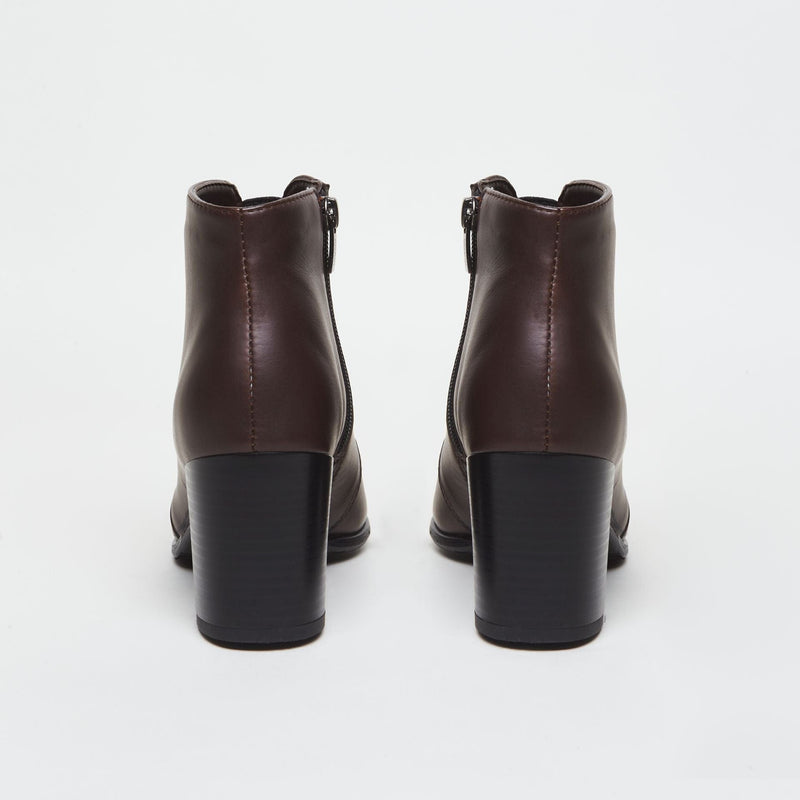 AGAZI HANA plant based ankle boots: chocolate