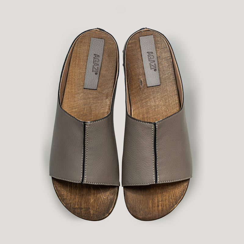 AGAZI „Pilates,&nbsp;babe!” plant-based clogs: khaki