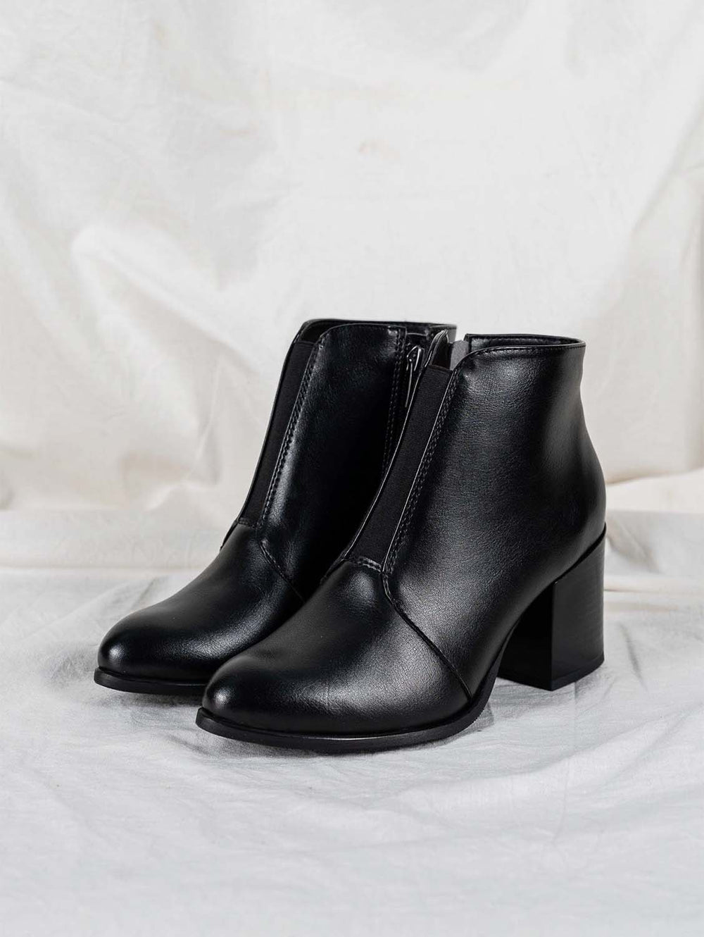 AGAZI Hana Vegan Leather Heeled Ankle Boots Black