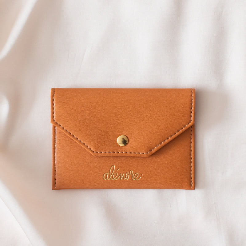 Alénore Bouton Golden Vegan Apple Leather Card Holder | Camel