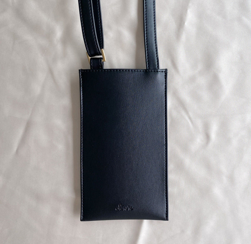 Alénore Vanilla Vegan Apple Leather Pouch | Black