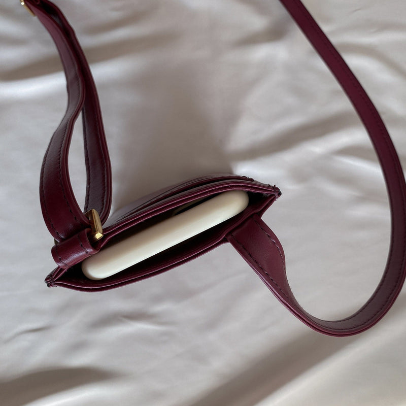 Alénore Vanilla Vegan Apple Leather Pouch | Bordeaux