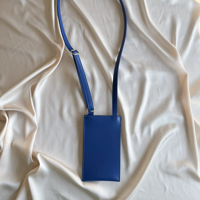 Alénore Vanilla Vegan Apple Leather Pouch | Royal Blue