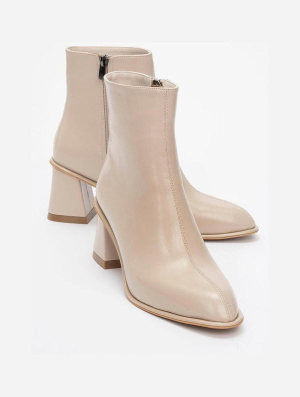 Prologue Shoes Alba Beige Block Heel Boot (Women)