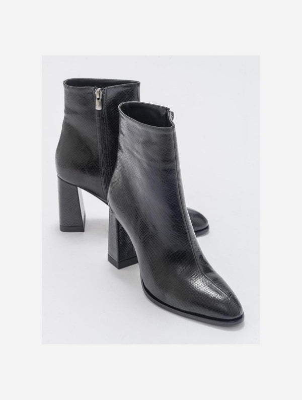 Prologue Shoes Jewel Black Pattern High Heel Boot (Women)